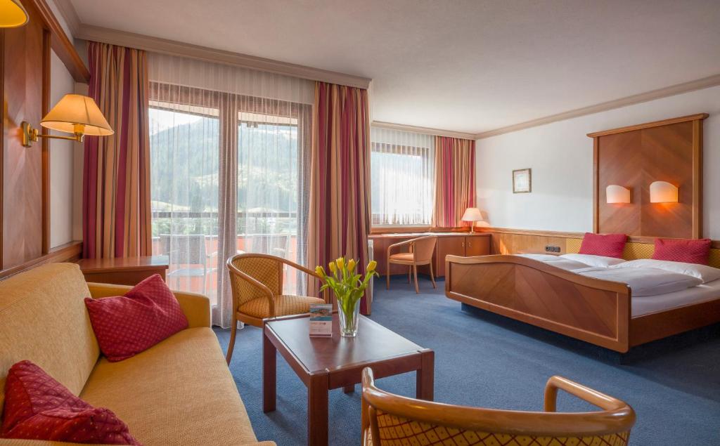 Двухместный (Улучшенный номер с кроватью размера «king-size») отеля Vital & Sporthotel Brixen, Бриксен-им-Тале