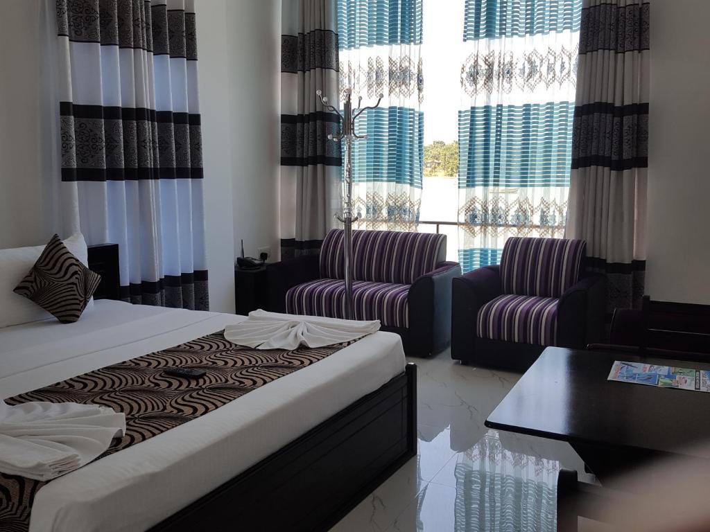 Двухместный (Номер с кроватью размера «king-size» и видом на море) отеля Trinco Lagoon, Тринкомали