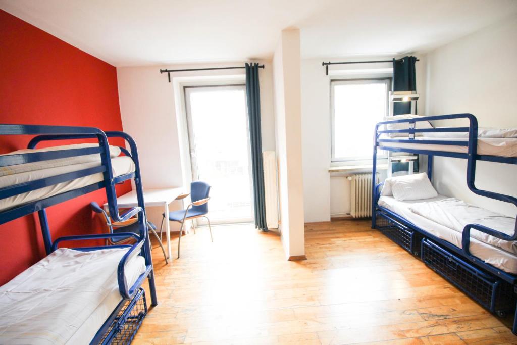 Номер (Кровать в общем 6-местном номере для женщин) хостела 4You Hostel & Hotel Munich, Мюнхен