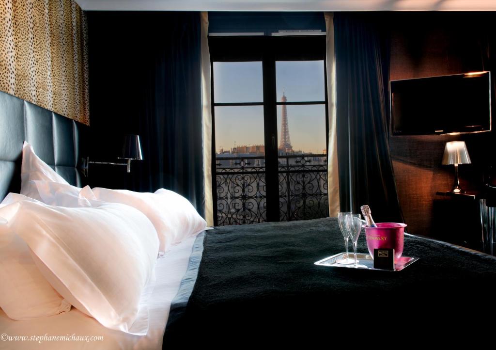 Четырехместный (Люкс с видом на Эйфелеву башню), First Hotel Paris Tour Eiffel