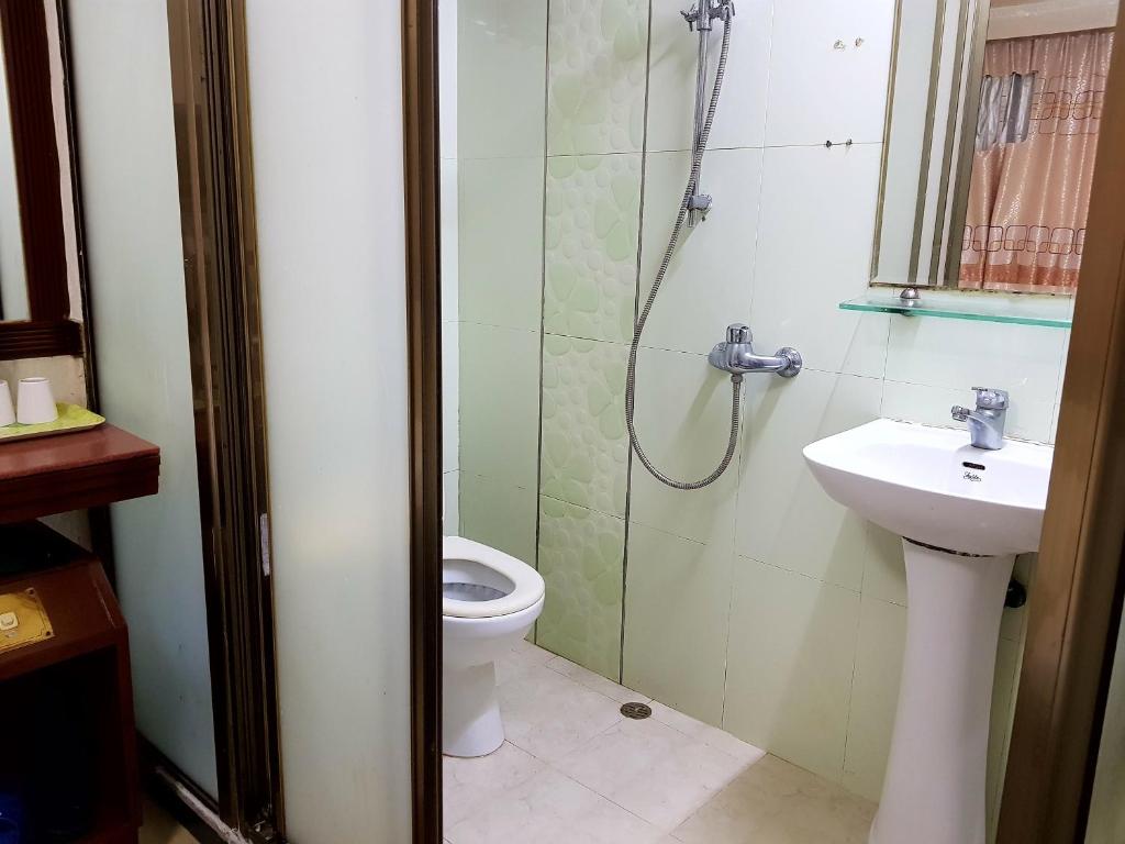 Двухместный (Двухместный номер с 2 отдельными кроватями и собственной ванной комнатой) гостевого дома Astronaut's Hotel, Гонконг (город)
