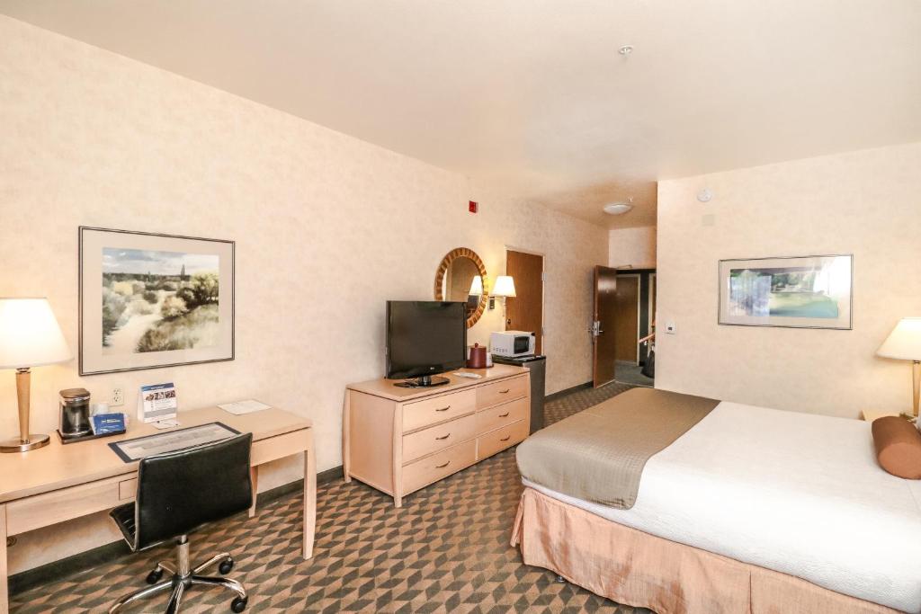 Двухместный (Номер с кроватью размера «king-size»), Best Western Plus North Las Vegas Inn & Suites