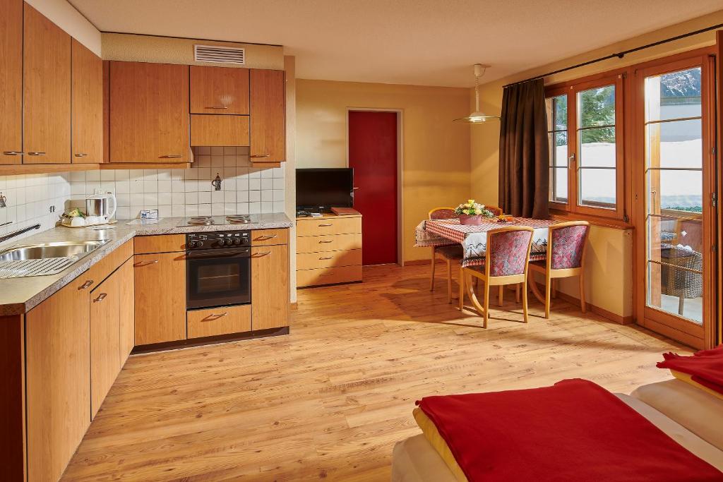Двухместный (Стандартные апартаменты) отеля Hotel Central Wolter - Grindelwald, Гриндельвальд
