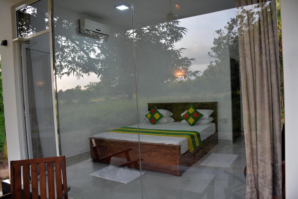 Двухместный (Двухместный номер Делюкс с 1 кроватью и балконом) отеля Kings Village Sigiriya, Сигирия