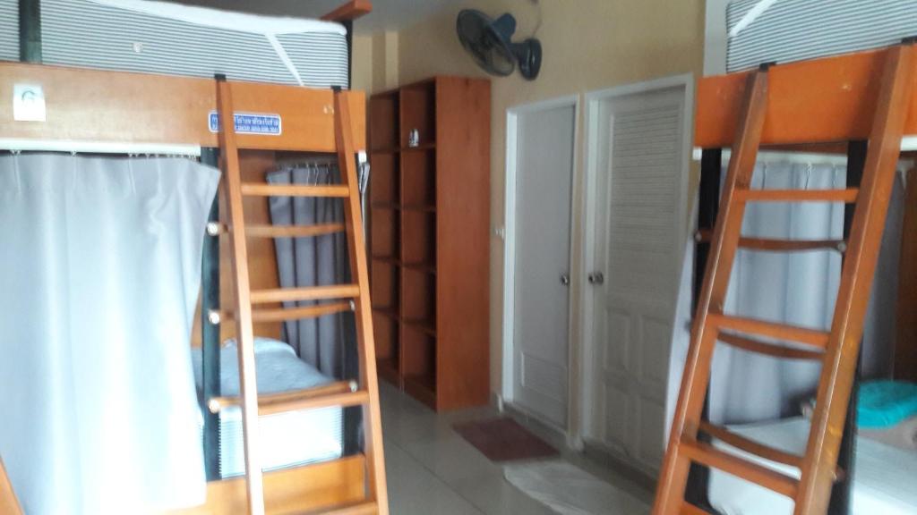 Номер (Кровать в общем номере для мужчин и женщин с 10 кроватями), Jomtien Hostel