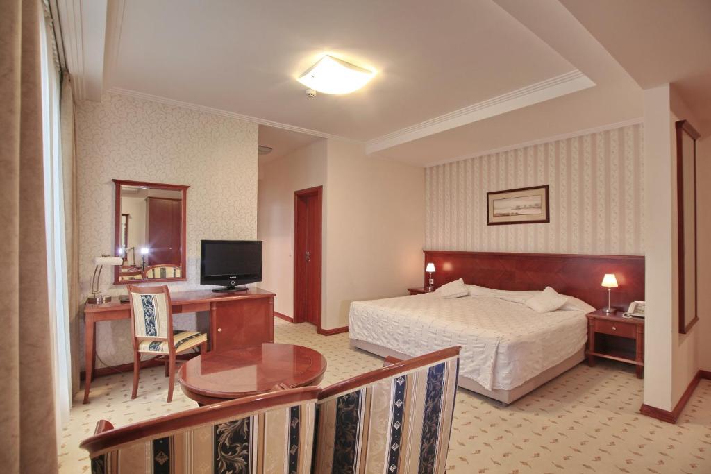 Сьюит (Люкс с 2 спальнями) отеля Hotel Orasac, Белград