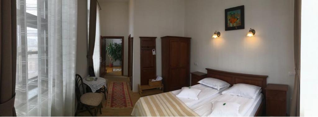 Двухместный (Улучшенный двухместный номер с 1 кроватью) гостевого дома Pensiunea Gasthaus Alte Post, Сигишоара