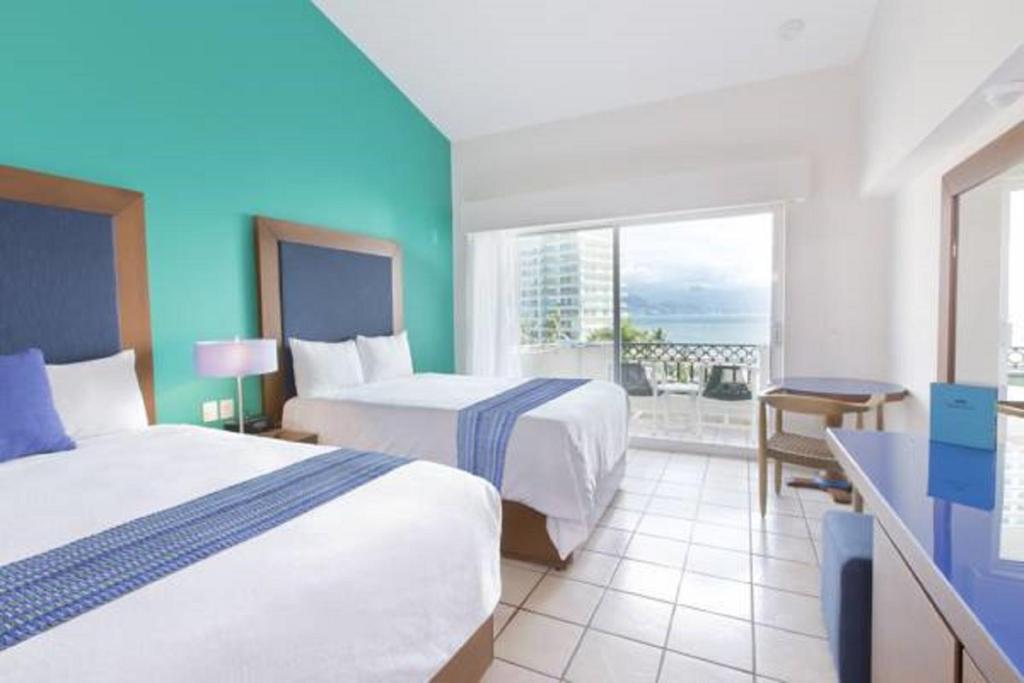 Двухместный (Номер Делюкс, вид на океан) курортного отеля Crown Paradise Golden, Пуэрто-Вальярта