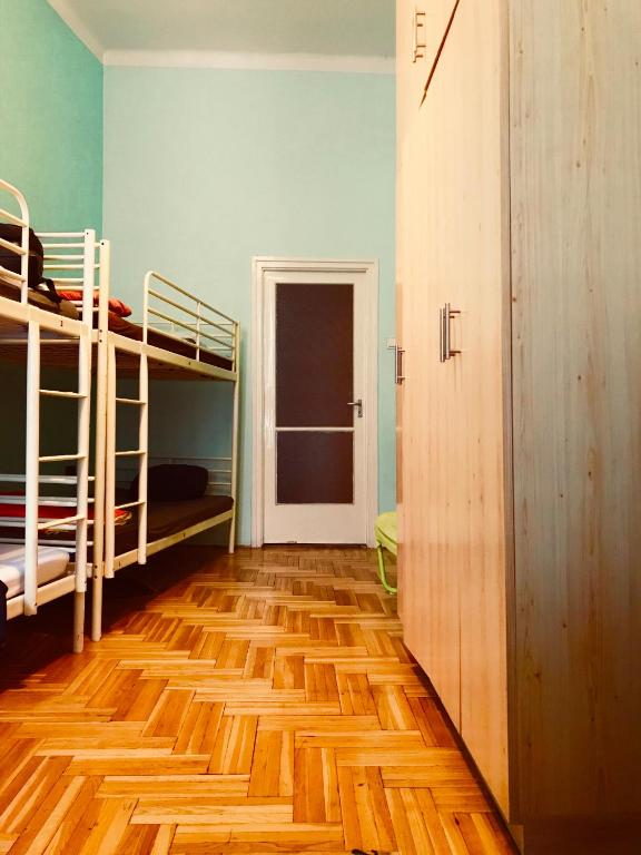 Номер (Кровать в общем 6-местном номере) гостевого дома Casa Nora, Будапешт