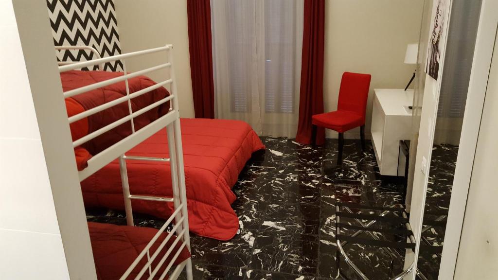Семейный (Семейный номер с ванной комнатой) гостевого дома B&B Rettifilo, Неаполь