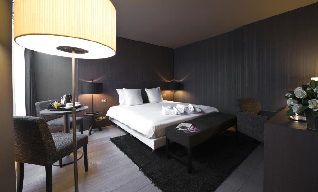 Двухместный (Клубный двухместный номер с 1 кроватью или 2 отдельными кроватями) отеля Flanders Hotel, Брюгге