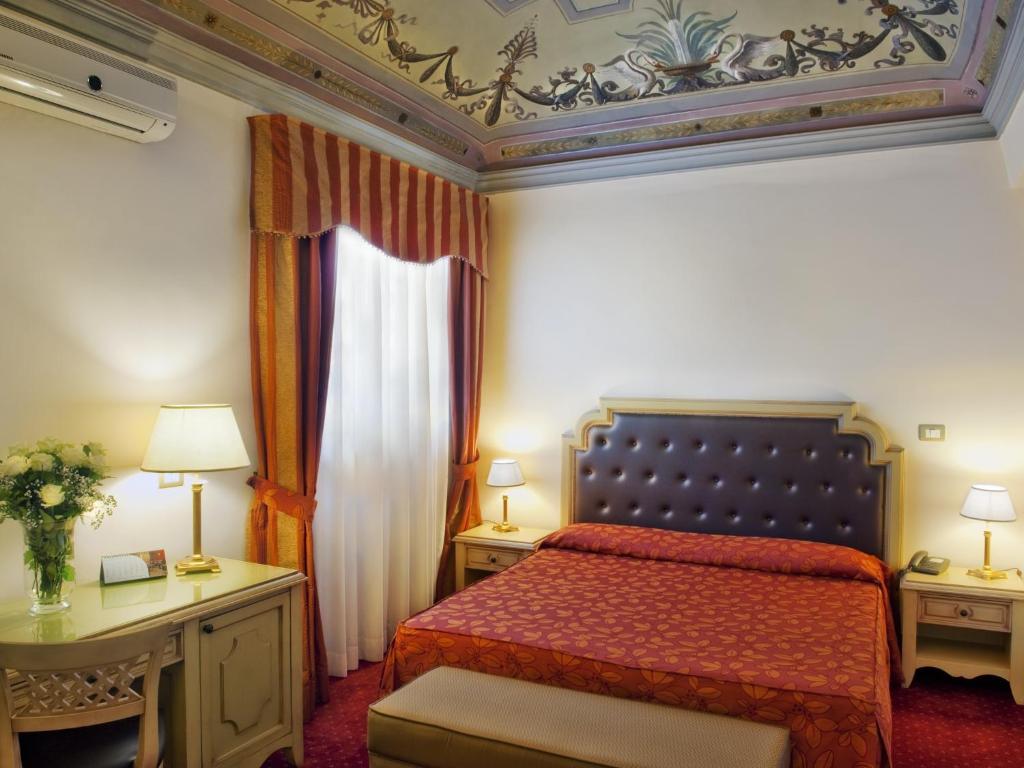 Двухместный (Стандартный двухместный номер с 1 кроватью или 2 отдельными кроватями) отеля Manganelli Palace, Катания