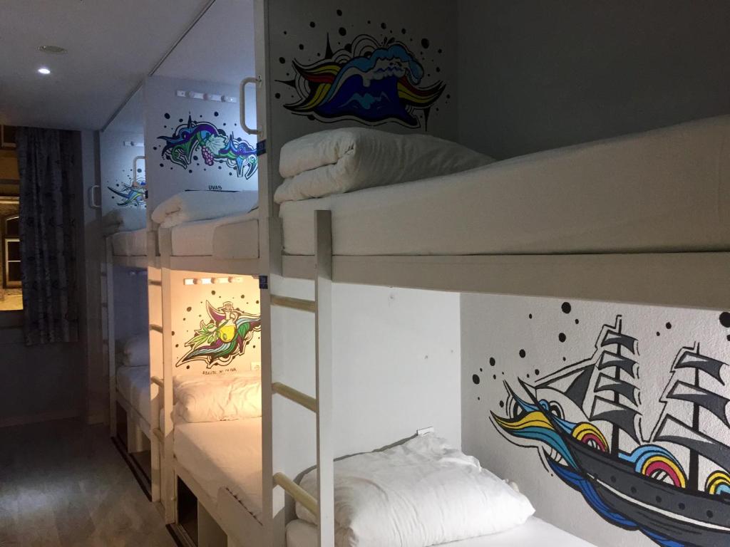 Номер (Кровать в общем 10-местном номере для женщин), Golden Tram 242 Lisbonne Hostel