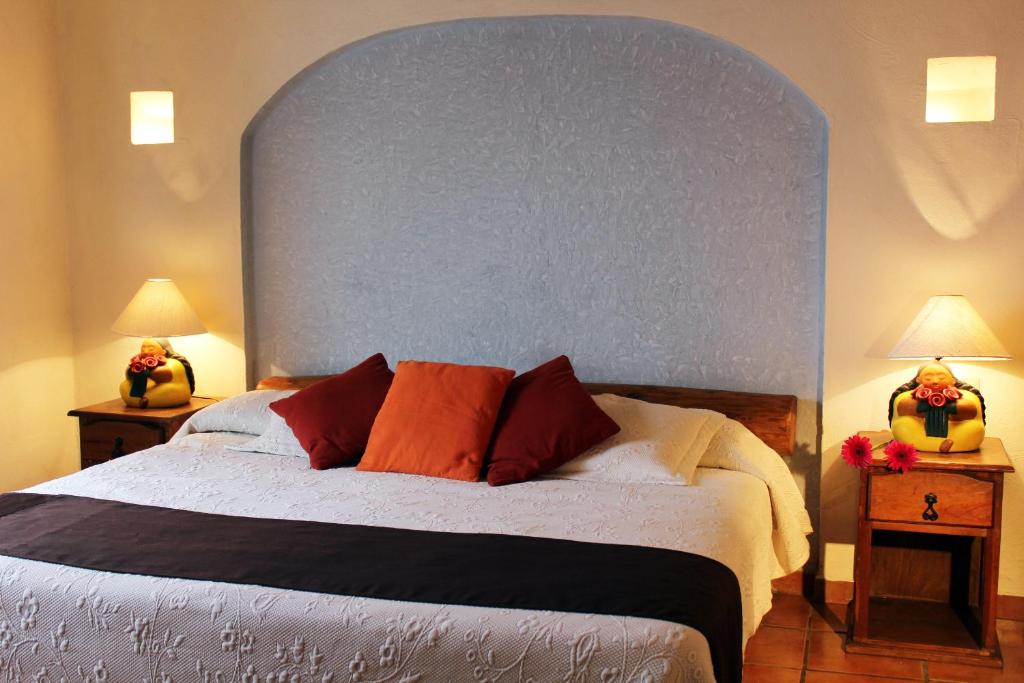 Двухместный (Улучшенный номер с кроватью размера «queen-size») отеля Hotel Posada Real Tapalpa, Тапальпа