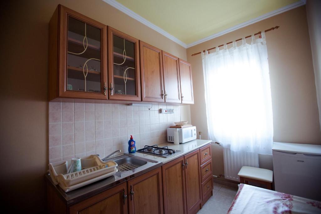Двухместный (Двухместный номер с 1 кроватью или 2 отдельными кроватями, общая ванная комната) гостевого дома Adonisz Vendégház, Морахалом