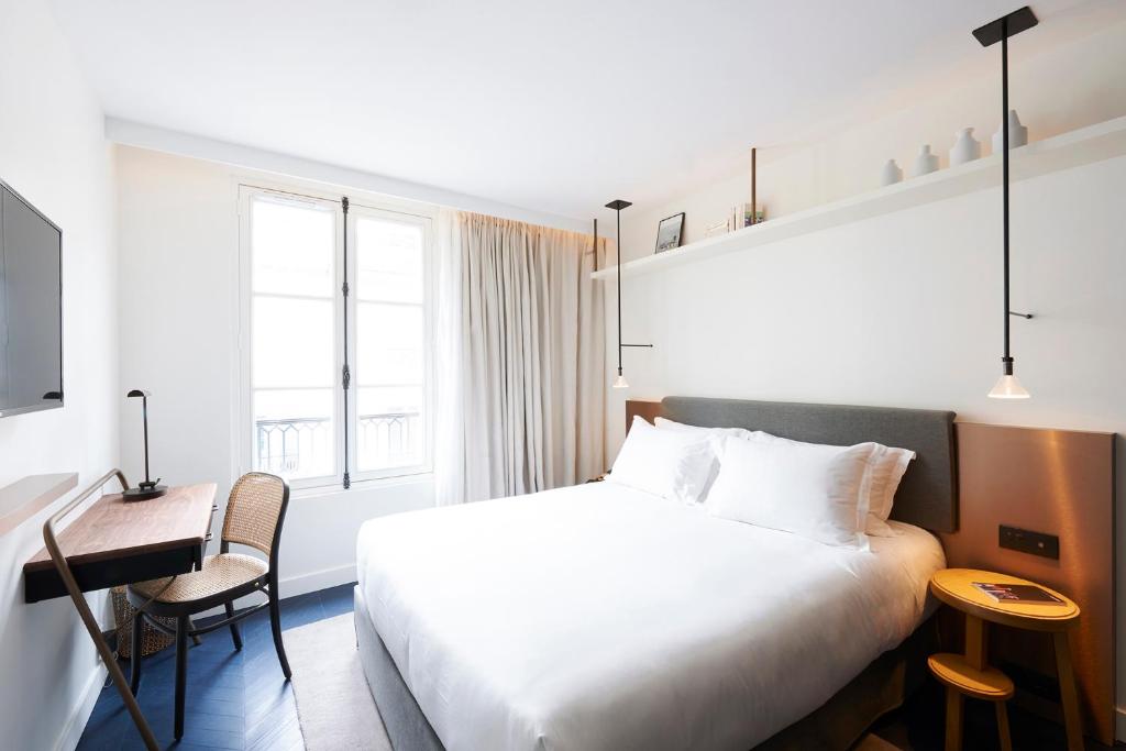 Двухместный (Улучшенный двухместный номер с 1 кроватью и балконом) отеля Hôtel Amastan Paris, Париж