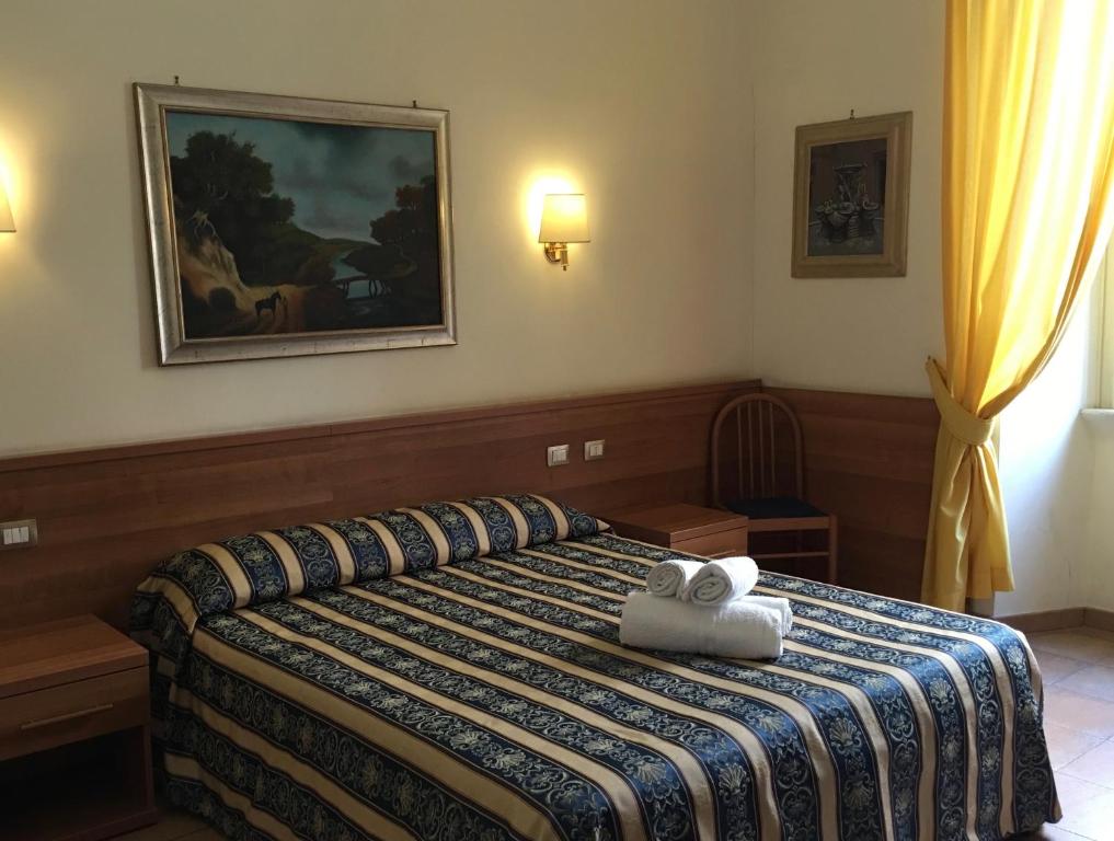 Двухместный (Стандартный двухместный номер с 1 кроватью или 2 отдельными кроватями) отеля Hotel Bolognese, Рим