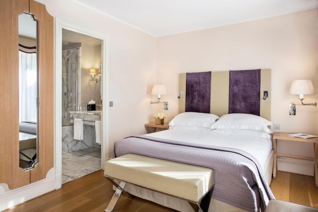 Двухместный (Улучшенный номер) отеля Castille Paris – Starhotels Collezione, Париж