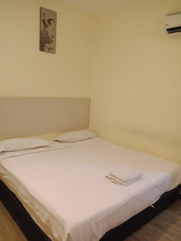 Двухместный (Стандартный номер с кроватью размера «king-size») отеля Home Inn 2 Taman Bukit Segar, Куала-Лумпур