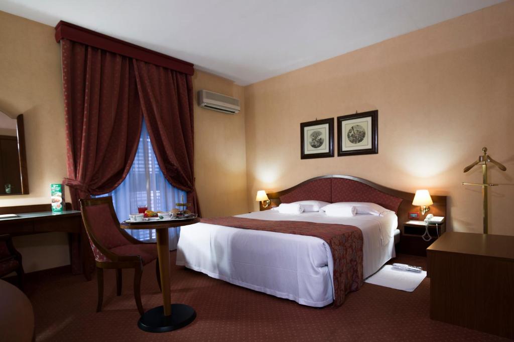 Двухместный (Двухместный номер с 1 кроватью для одноместного размещения) отеля Massimo Plaza Hotel, Палермо