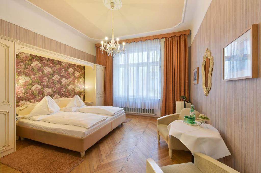 Двухместный (Стандартный двухместный номер с 1 кроватью) отеля Hotel Pension Baronesse, Вена
