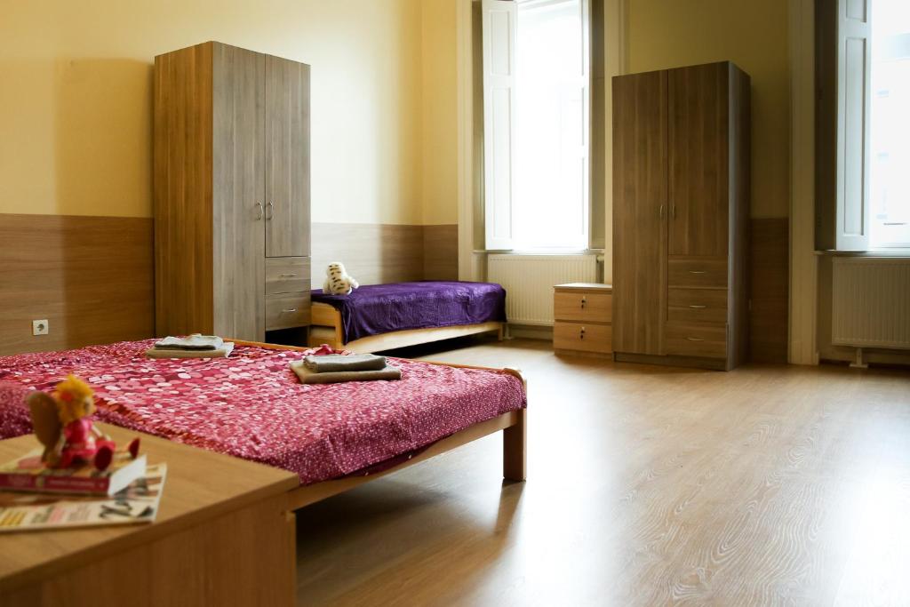Двухместный (Двухместный номер Делюкс с 1 кроватью и дополнительной кроватью) гостевого дома East Private Rooms, Будапешт