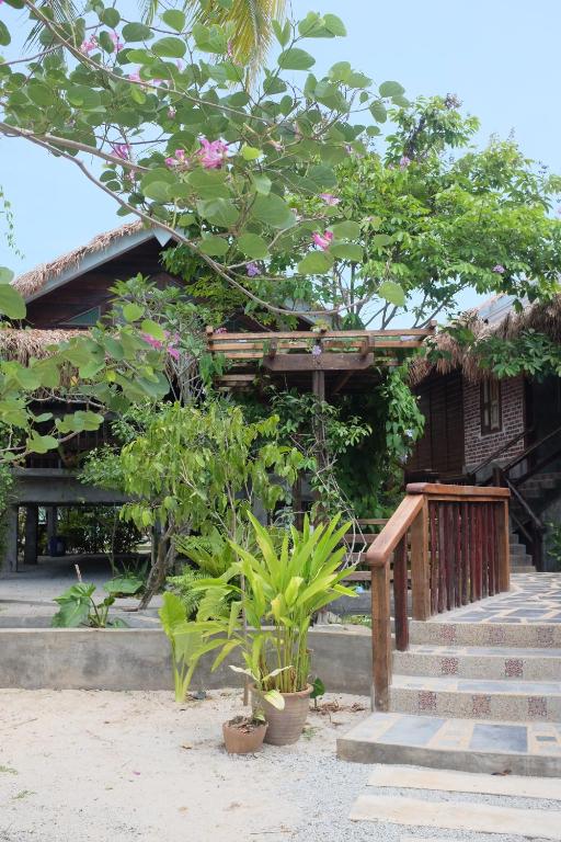 Вилла (Вилла с видом на сад) виллы Panji Panji Tropical Wooden Home, Лангкави