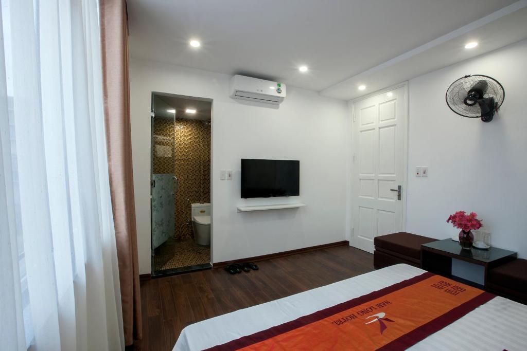 Двухместный (Двухместный номер Делюкс с 1 кроватью) отеля Nam Long Hotel, Ханой
