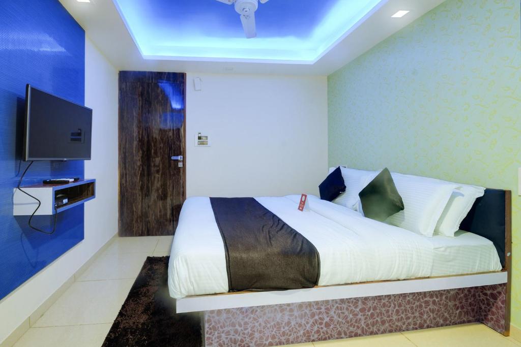 Двухместный (Номер Делюкс с кроватью размера «king-size») отеля Hotel Hillton Inn, Гандинагар