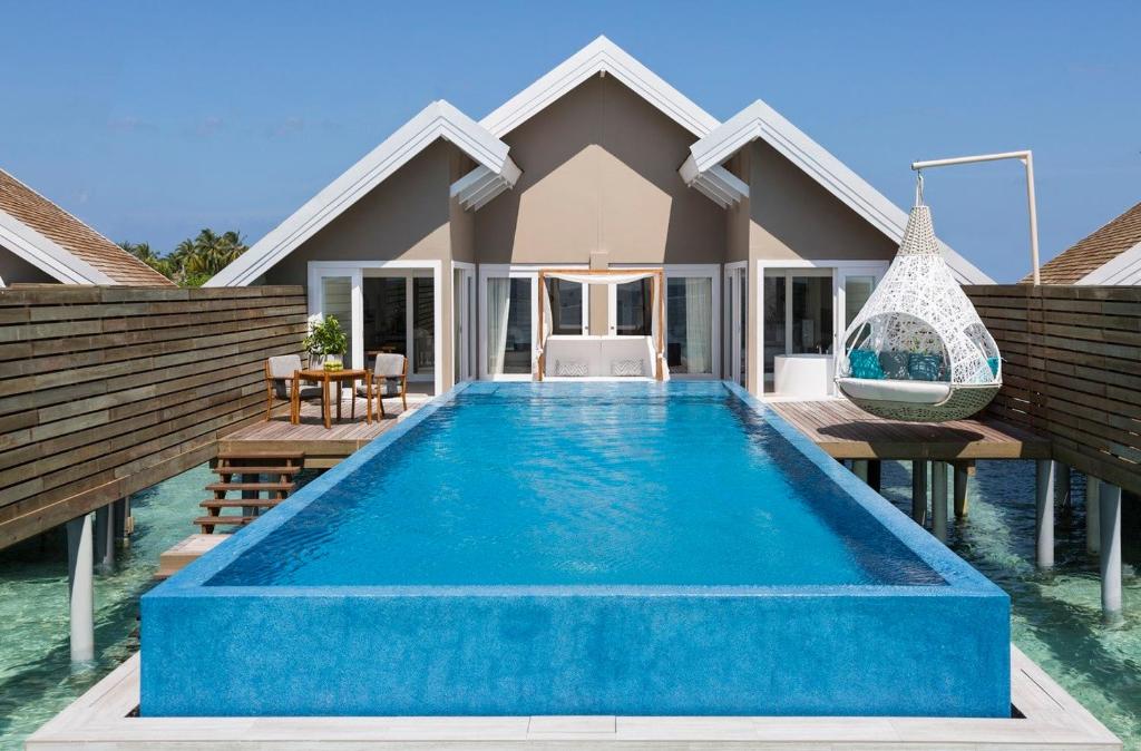 Сьюит (Вилла «Искушение» с бассейном) курортного отеля LUX* South Ari Atoll, Диду-Финолу