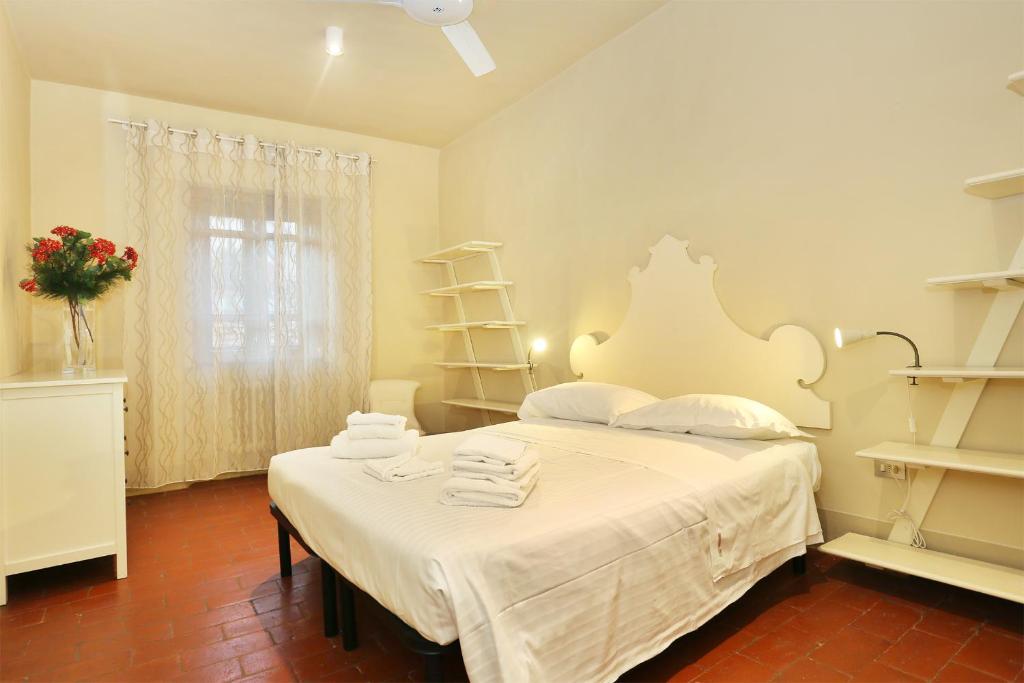 Апартаменты (Стандартные апартаменты) гостевого дома Residenza D'Epoca Via Santo Spirito 6, Флоренция