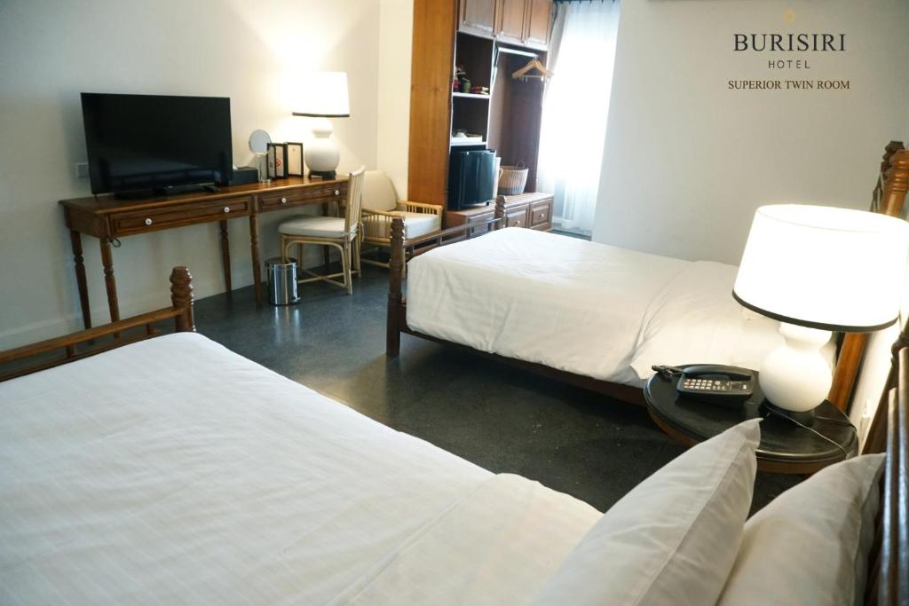 Двухместный (Улучшенный двухместный номер с 2 отдельными кроватями) отеля Buri Siri, Чиангмай