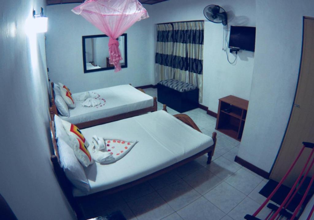 Отель Lark Nest Hotel, Бандаравела