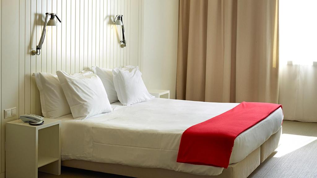 Двухместный (Двухместный номер с 1 кроватью или 2 отдельными кроватями, вид на горы) отеля Hotel Flor De Sal, Виана-ду-Каштелу
