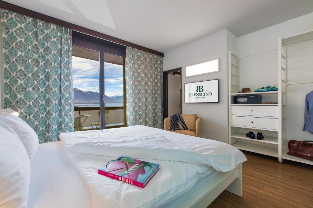 Двухместный (Небольшой двухместный номер эконом-класса с 1 кроватью и видом на озеро) отеля Parkhotel Brenscino, Аскона