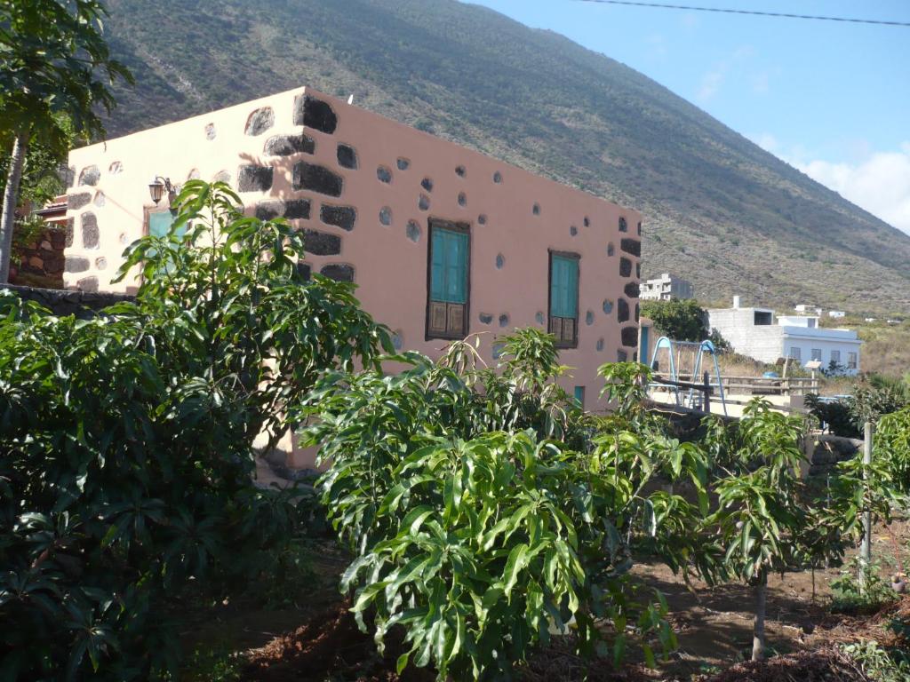 Casa de Mi Abuela Maria, Адехе