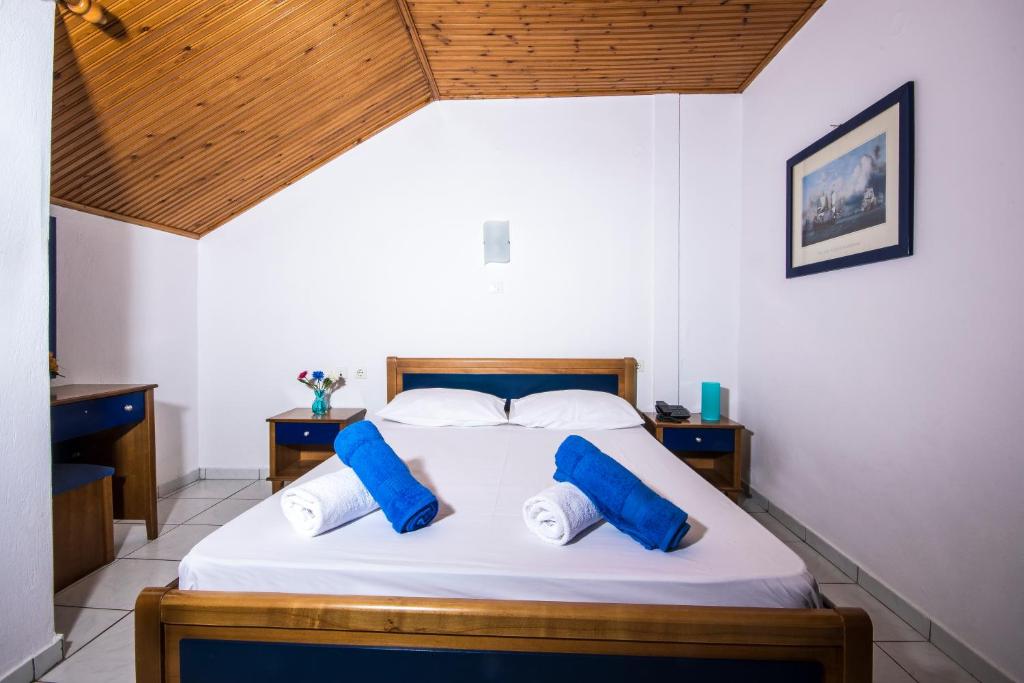 Двухместный (Двухместный номер с 2 отдельными кроватями и видом на море) отеля Hotel Vlassis, Стомио