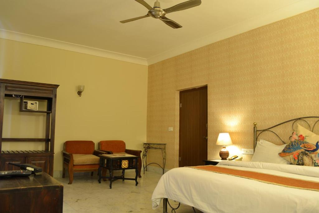 Двухместный (Deluxe Double or Twin Room - Free Parking + Wifi + Early Check in upto 8 am), Suryaa Villa - A City Centre Hotel