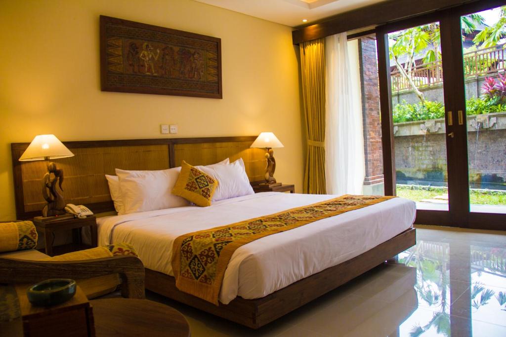 Двухместный (Улучшенный номер с кроватью размера «queen-size») курортного отеля Arma Museum & Resort, Убуд