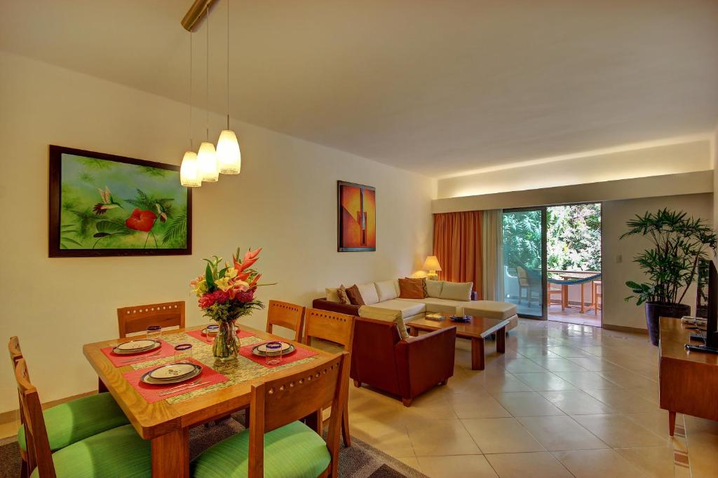 Апартаменты (Апартаменты Riviera с 2 спальнями), Riviera Maya Suites