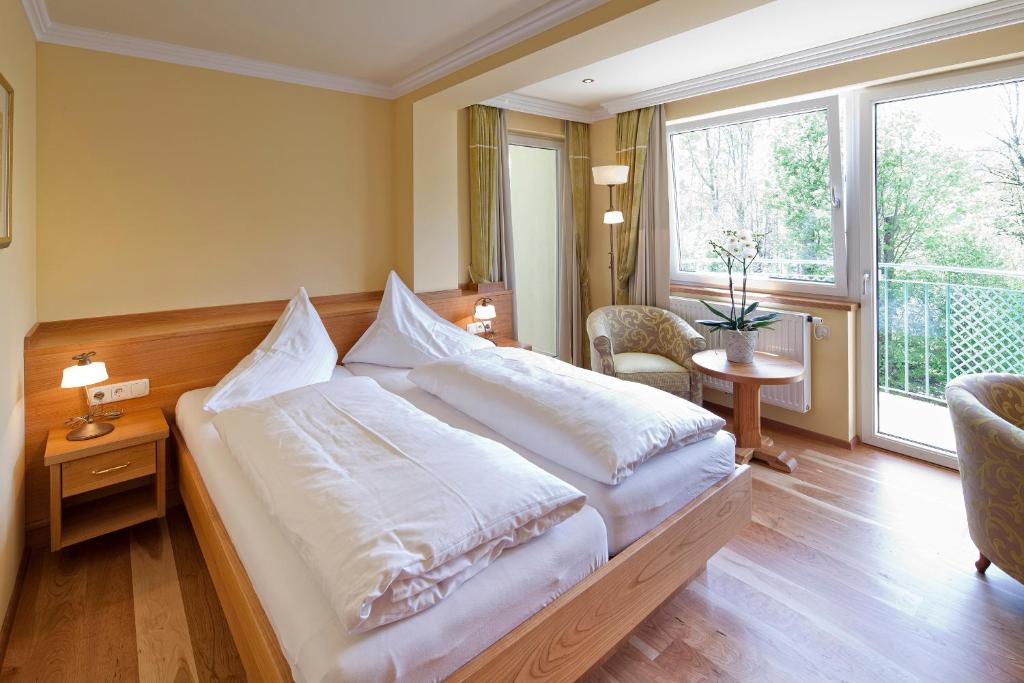 Двухместный (Двухместный номер с 1 кроватью и видом на горы) отеля Romantik Hotel Seevilla, Альтаусзее