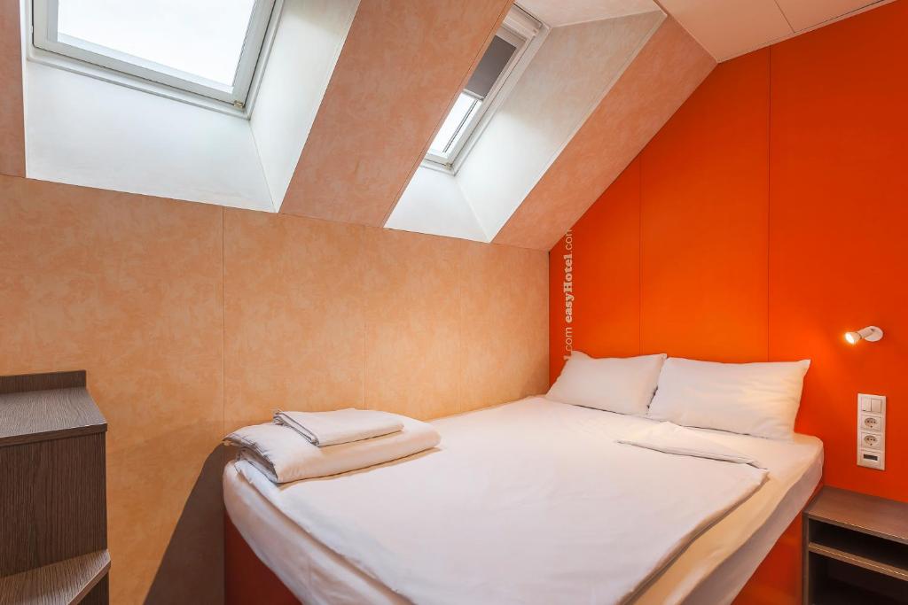 Двухместный (Небольшой двухместный номер с 1 кроватью), easyHotel Budapest Oktogon