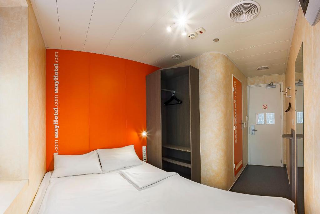 Двухместный (Небольшой двухместный номер с 1 кроватью), easyHotel Budapest Oktogon