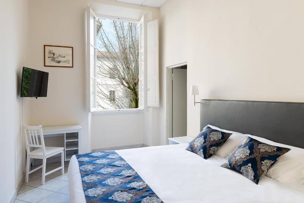 Двухместный (Стандартный двухместный номер с 1 кроватью или 2 отдельными кроватями) отеля Hotel Piccadilly, Флоренция