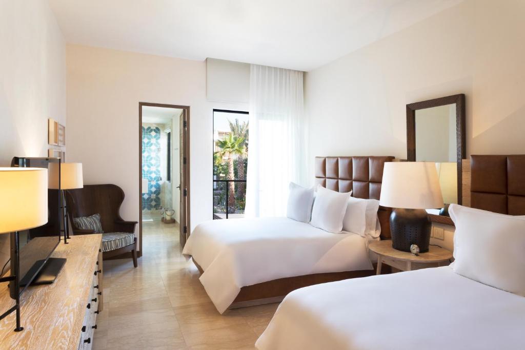 Сьюит (Вилла с 3 спальнями рядом с океаном) отеля Chileno Bay Resort & Residences, an Auberge Resort, Кабо-Сан-Лукас