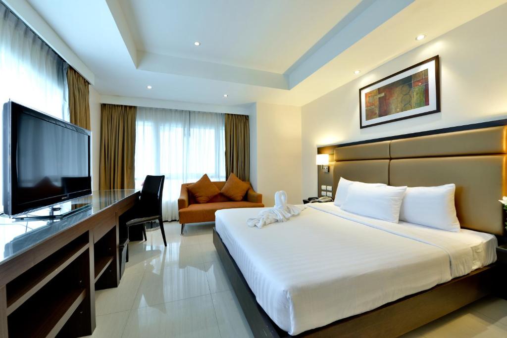 Двухместный (Представительский двухместный номер с 1 кроватью) отеля The Prestige Nana, Бангкок