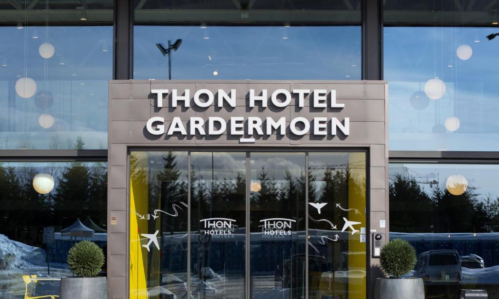 Thon Hotel Gardermoen, Осло