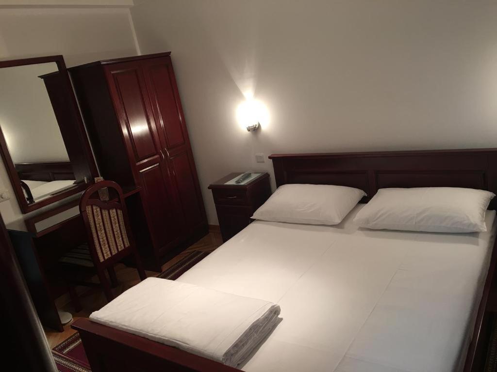Двухместный (Небольшой двухместный номер с 1 кроватью или 2 отдельными кроватями) гостевого дома Vila Lux Milikic, Кралево