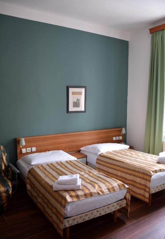 Двухместный (Двухместный номер с 1 кроватью или 2 отдельными кроватями, вид на сад) отеля Residence Select, Прага