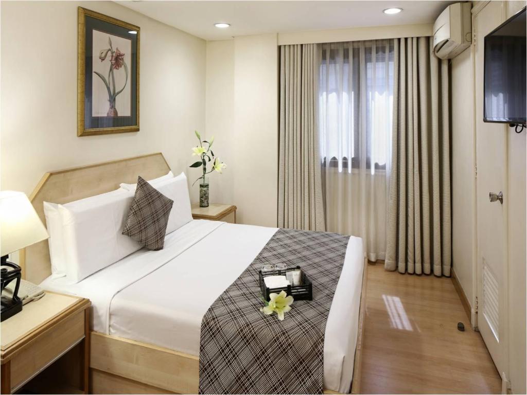 Двухместный (Superior Double or Twin Room - Quarantine Room) отеля Manila Lotus Hotel, Манила